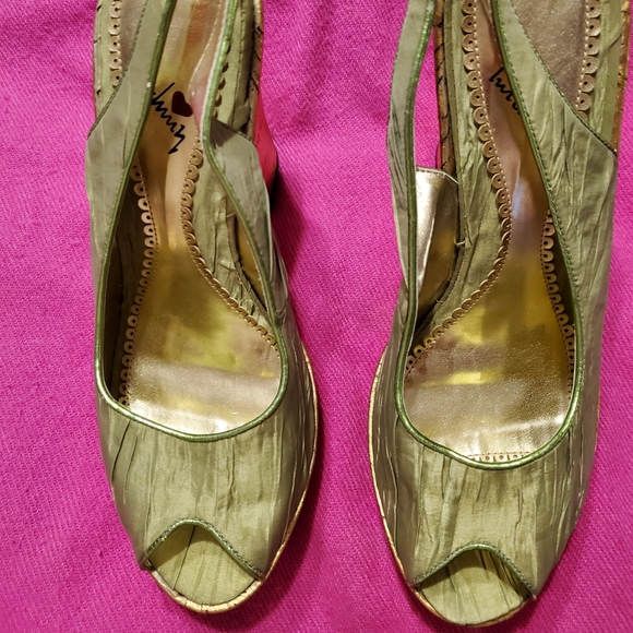 Lime Green wedge sandals - Picture 2 of 6